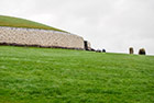 Irlandia. Newgrange jest starszy niż egipskie piramidy. - foto: wnieznane.pl