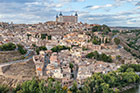 Toledo. Historyczne centrum miasta położone jest na wzgórzach i ograniczone kanionem, w którym płynie rzeka Tajo (Tag). - foto: wnieznane.pl