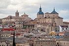 Toledo. Historyczne centrum miasta, w tle Kościół św. Ildefonsa. - foto: wnieznane.pl