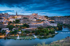 Toledo nocą. Wspaniała panorama miasta. Wyróżniają się Alcazar i katedra. - foto: wnieznane.pl