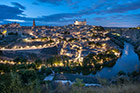 Toledo nocą. Wspaniała panorama miasta. Wyróżniają się Alcazar i katedra. - foto: wnieznane.pl
