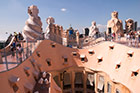 Barcelona. Dach Casa Milà w pełnej okazałości. - foto: wnieznane.pl