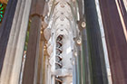 Barcelona. Sagrada Familia robi wrażenie również we wnątrz. - foto: wnieznane.pl