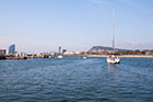 Barcelona. U ujścia portu olimpijskiego. - foto: wnieznane.pl