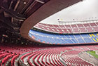 Barcelona. Camp Nou. Spacer między rzędami trybun. - foto: wnieznane.pl
