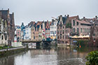 Gandawa (Gent). Rzeka Leie (Lys), przepływająca przez centrum miasta. - foto: wnieznane.pl