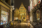 Gandawa (Gent) nocą. Jedna z ulic w centrum miasta. - foto: wnieznane.pl
