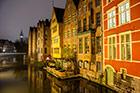 Gandawa (Gent) nocą. Kanał niedaleko zamku Gravensteen. - foto: wnieznane.pl