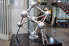 Bruksela. Ekspozycja we wnętrzu Atomium - model Atomium. - foto: wnieznane.pl