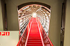 Bruksela. Schody we wnętrzu Atomium. - foto: wnieznane.pl