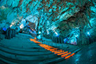 Gibraltar. We wnętrzu jaskini St. Michael's Cave. - foto: wnieznane.pl