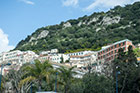 Gibraltar. Budynki mieszkalne na zboczach Upper Rock. - foto: wnieznane.pl