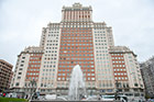 Madryt. Edificio de Espana i Torre de Madrid, słynne budynki przy Plaza de Espana. - foto: wnieznane.pl