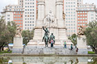 Madryt. Pomnik Don Kichota i Sancho Pansy na Plaza de Espana. - foto: wnieznane.pl