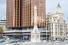Madryt. Jeden z placów w Madrycie - Plaza de Colon. Poświęcony jest Krzysztofowi Kolumbowi. - foto: wnieznane.pl