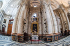 Kadyks. Wnętrze katedry miejskiej (Catedral de Cadiz). - foto: wnieznane.pl