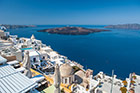 Santorini. Widok z Firy na wyspę Nea Kameni. - foto: wnieznane.pl