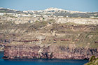 Santorini. Budynki na szczycie kaldery. - foto: wnieznane.pl