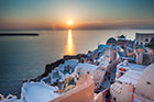 Santorini. Zachód słońca w Oi to niesamowity spektakl. - foto: wnieznane.pl