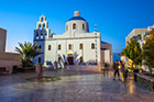 Santorini. Kościół Panagia Platsani w centrum Oi. - foto: wnieznane.pl