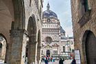 Bergamo. Piazza del Duomo, Basilica Santa Maria Maggiore i baptysterium w Citta Alta (Górnym Mieście). - foto: wnieznane.pl