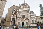 Bergamo. Piazza del Duomo i Basilica Santa Maria Maggiore w Citta Alta (Górnym Mieście). - foto: wnieznane.pl