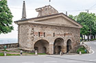 Bergamo. Porta San Alessandro i fragment murów miejskich. - foto: wnieznane.pl