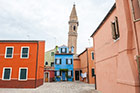 Wenecja, Burano. Krzywa wieża Chiesa di San Martino. - foto: wnieznane.pl
