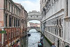Wenecja. Słynny wenecki most Ponte dei Sospiri. - foto: wnieznane.pl