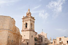 Gozo. Victoria. Kościół Wniebowzięcia NMP widziany z innej perspektywy. - foto: wnieznane.pl
