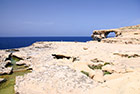 Gozo. Azure Window. Główna atrakcja wyspy jest doskonale widoczna z kilkudziesięciu metrów. - foto: wnieznane.pl