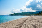Chalkidiki. Plaża Armenisti z kempingiem na półwyspie Sithonia. - foto: wnieznane.pl