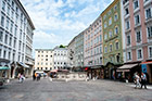 Salzburg. Wokół Alter Markt - jednego z głównych placów miasta. - foto: wnieznane.pl