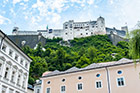 Salzburg. Górująca nad miastem twierdza Hohensalzburg. - foto: wnieznane.pl