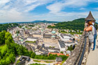 Salzburg. Widok na miasto i Katedrę św. Ruperta z twierdzy Hohensalzburg. - foto: wnieznane.pl