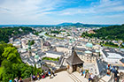 Salzburg. Panorama starego miasta z twierdzy Hohensalzburg. - foto: wnieznane.pl