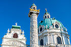 Wiedeń. Charakterystyczny kościół Karlskirche. - foto: wnieznane.pl