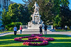 Wiedeń. Pomnik Mozarta niedaleko Hofburga. - foto: wnieznane.pl