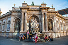 Wiedeń. Fontanna przy Michaelerplatz. - foto: wnieznane.pl