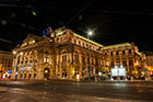 Wiedeń. Opera nocą. - foto: wnieznane.pl