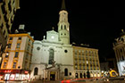 Wiedeń. Michaelerplatz nocą. - foto: wnieznane.pl