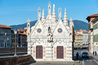 Piza. Kościół przy samej rzece - Chiesa di Santa Maria della Spina. - foto: wnieznane.pl