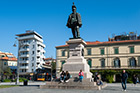 Piza. Pomnik w centrum miasta. - foto: wnieznane.pl