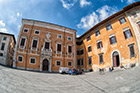 Piza. Zabytkowe budynki przy Piazza dei Cavalieri. - foto: wnieznane.pl