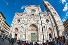 Florencja. Frontowa fasada Katedry Santa Maria del Fiore. - foto: wnieznane.pl