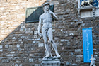 Florencja. David Michała Anioła na Piazza della Signoria, przed wejściem do Palazzo Vecchio. - foto: wnieznane.pl