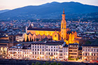 Florencja. Basilica di Santa Croce o zachodzie słońca. - foto: wnieznane.pl