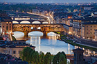 Florencja. Ponte Vecchio o zachodzie słońca. - foto: wnieznane.pl