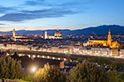 Florencja. Wieczorna panorama miasta. - foto: wnieznane.pl