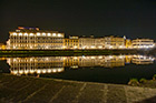 Florencja. Budynki przy rzece Arno nocą. - foto: wnieznane.pl